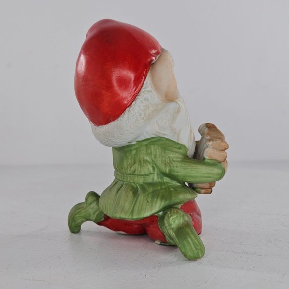 Vintage Homco Elf Making a Train Holding Hammer Figurine #5406 - Picture 4 of 8